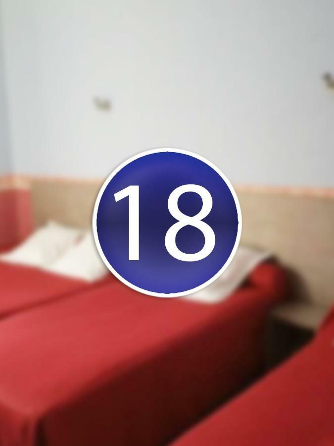 Hotel Des Voyageurs Chez Betty Neussargues en Pinatelle Cameră foto